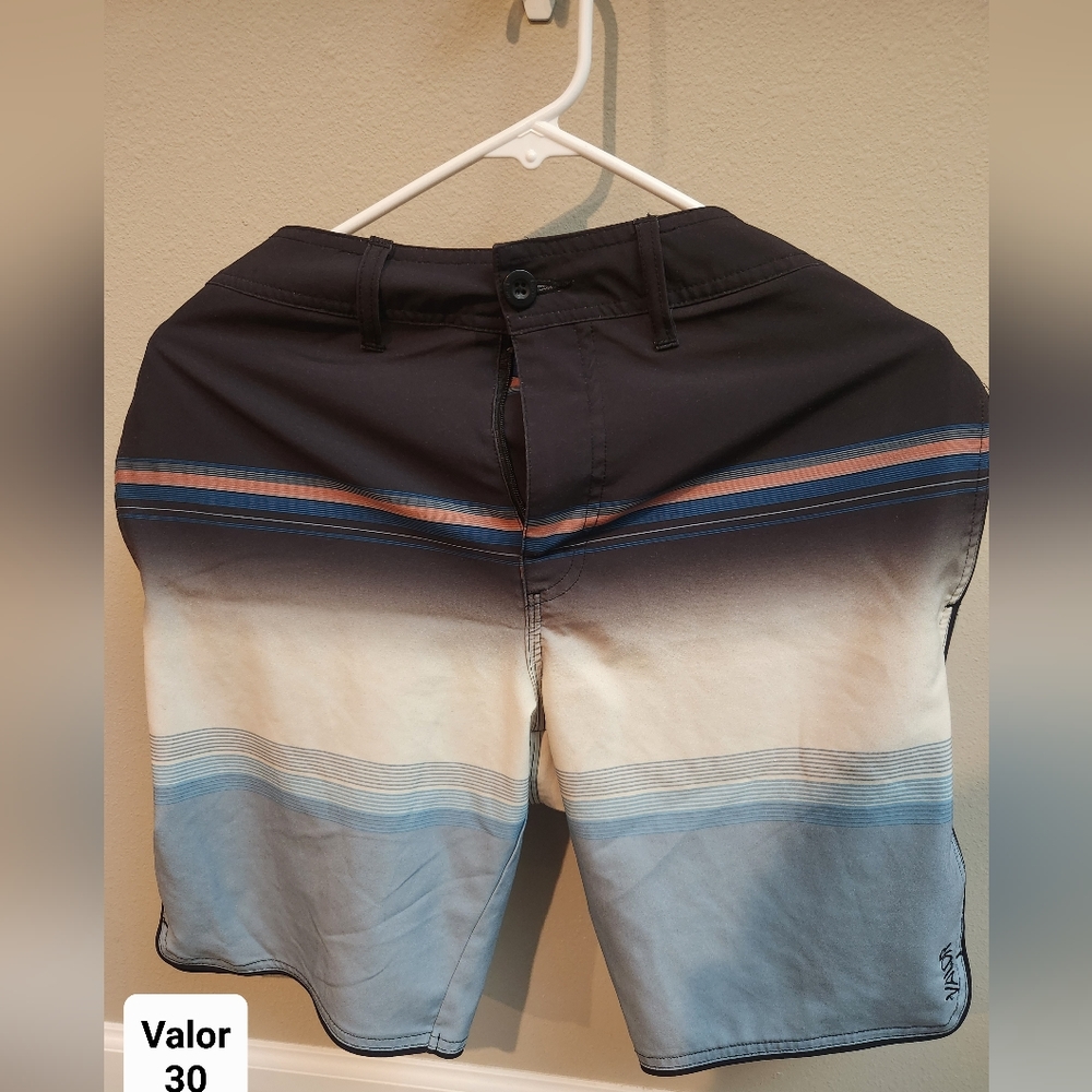 Men Valor Boardshorts size 30